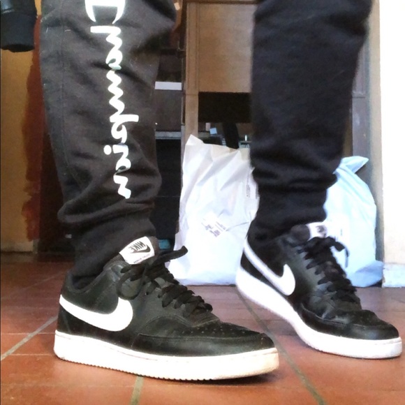 Nike sneakers black and white size 8.5 - Picture 1 of 7